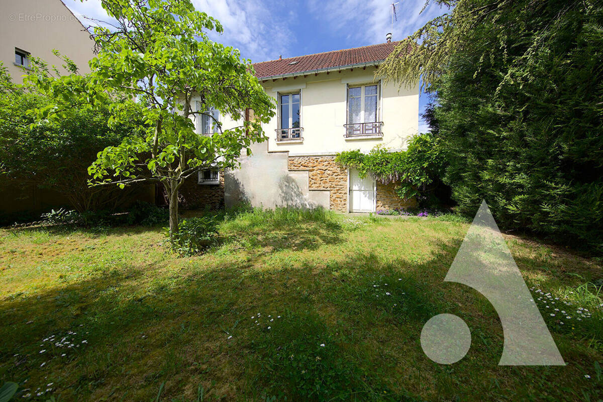 Maison à CORBEIL-ESSONNES