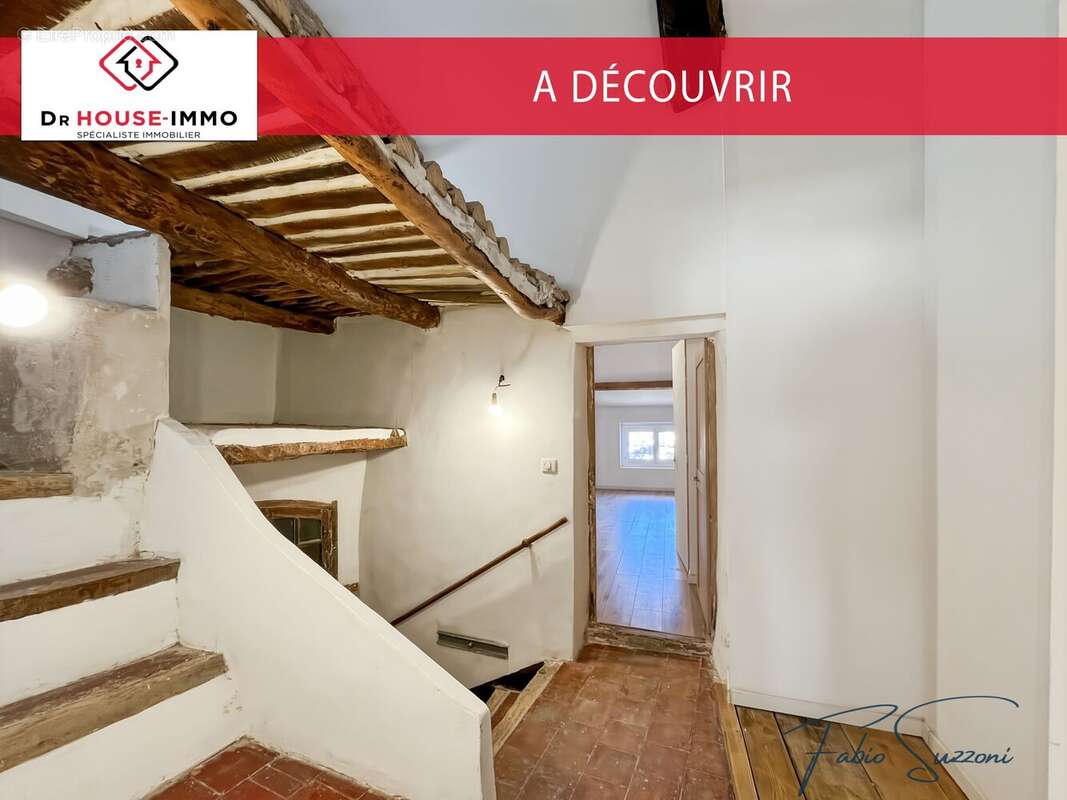 Appartement à COTIGNAC