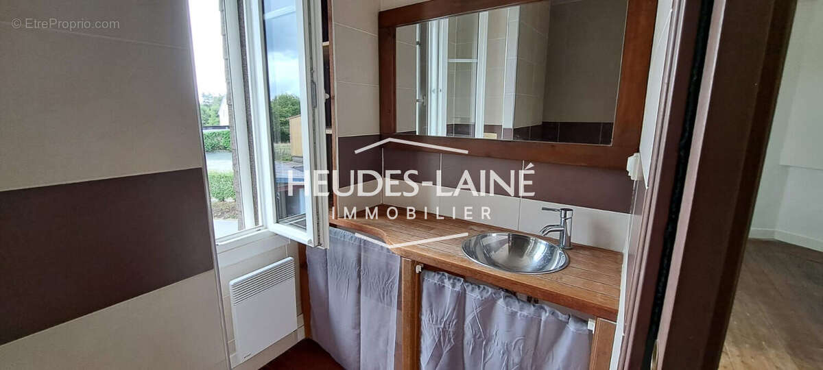 Maison à SAINT-HILAIRE-DU-HARCOUET