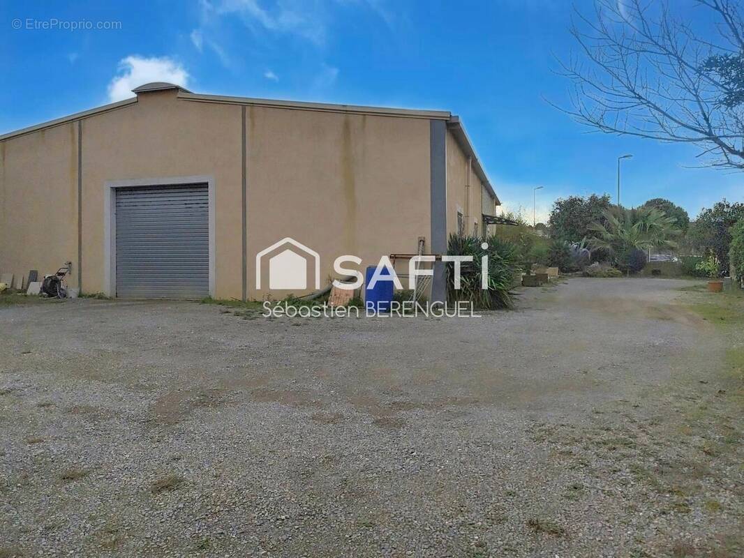 Photo 1 - Commerce à GIGEAN