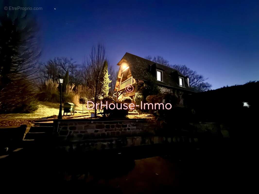 Commerce à SAINT-PANTALEON-DE-LARCHE