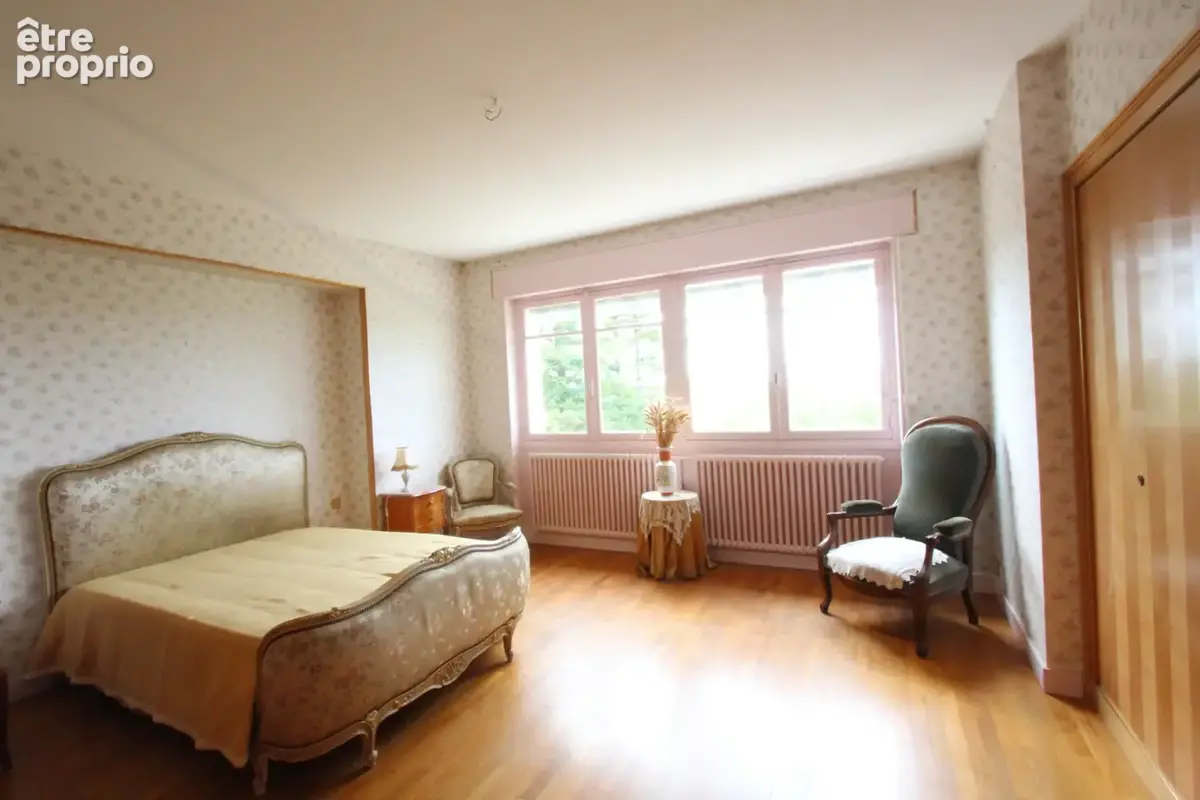 La Charité sur Loire, maison de maître centre-ville - photo 9