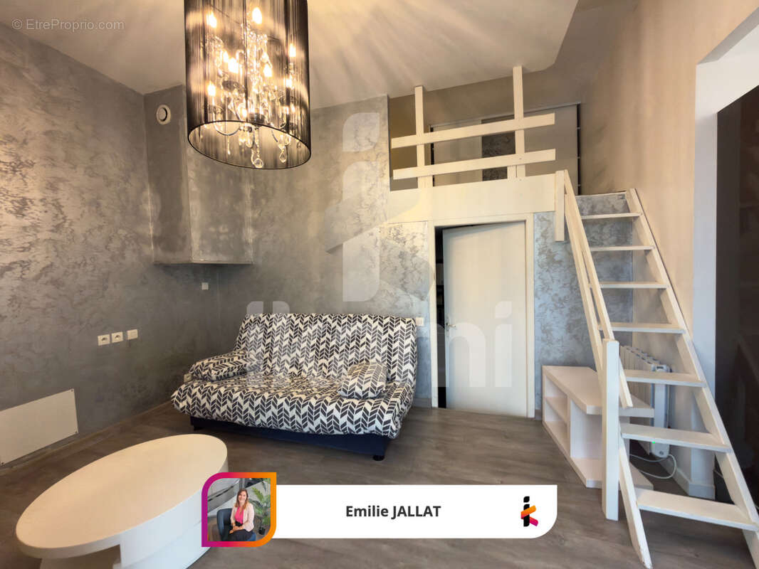 Appartement à FONTAINE