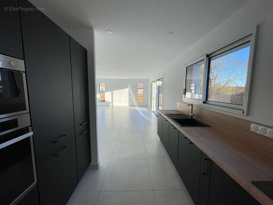 Maison Saint Hilaire La Foret 4 pièce(s) 111 m2 - photo 6