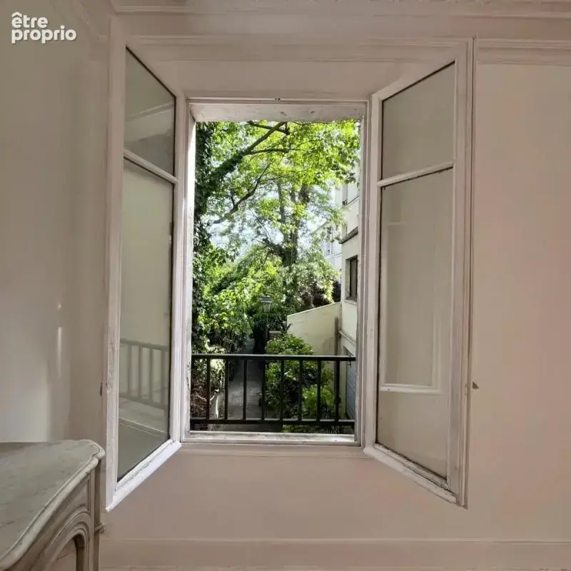 Appartement à PARIS-20E