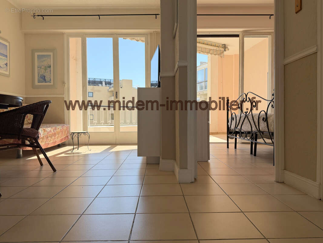 Nice Ouest Carras-Californie 3 P au calme étage élevé de 50 m2 + terrasse et loggia à 280000 euros - photo 15