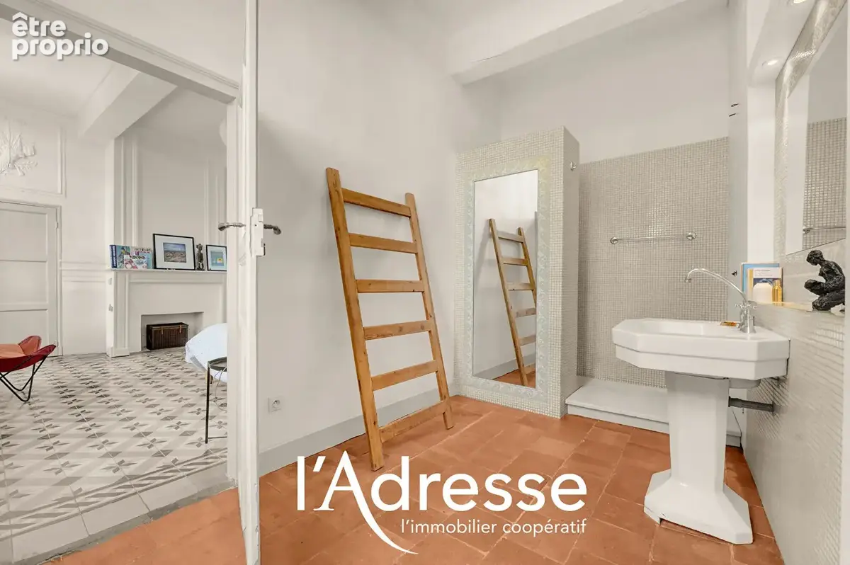 Exclusivité l'Adresse - Le BURGAUD - Maison de maître d'environ 290 m² avec parc arboré de 2 492 m², pigeonnier et dépendances - photo 9