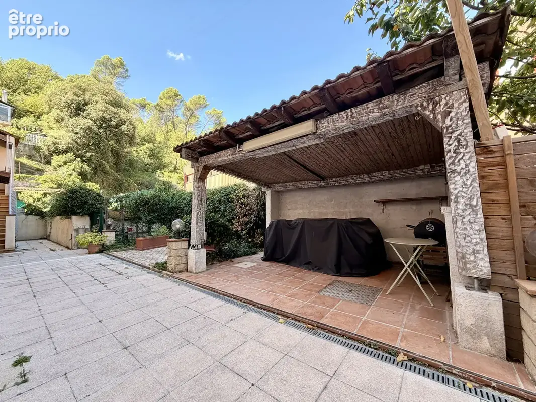 Pointe de Contes - Beau 3 pièces de 80m2 - Terrasse et jardin - Garage et parking - photo 16