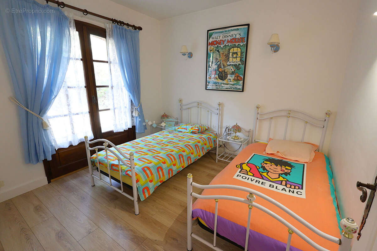 Maison de 176 m² avec piscine et terrain de 2509 m² - photo 16