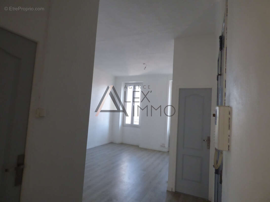 Appartement à MARSEILLE-4E