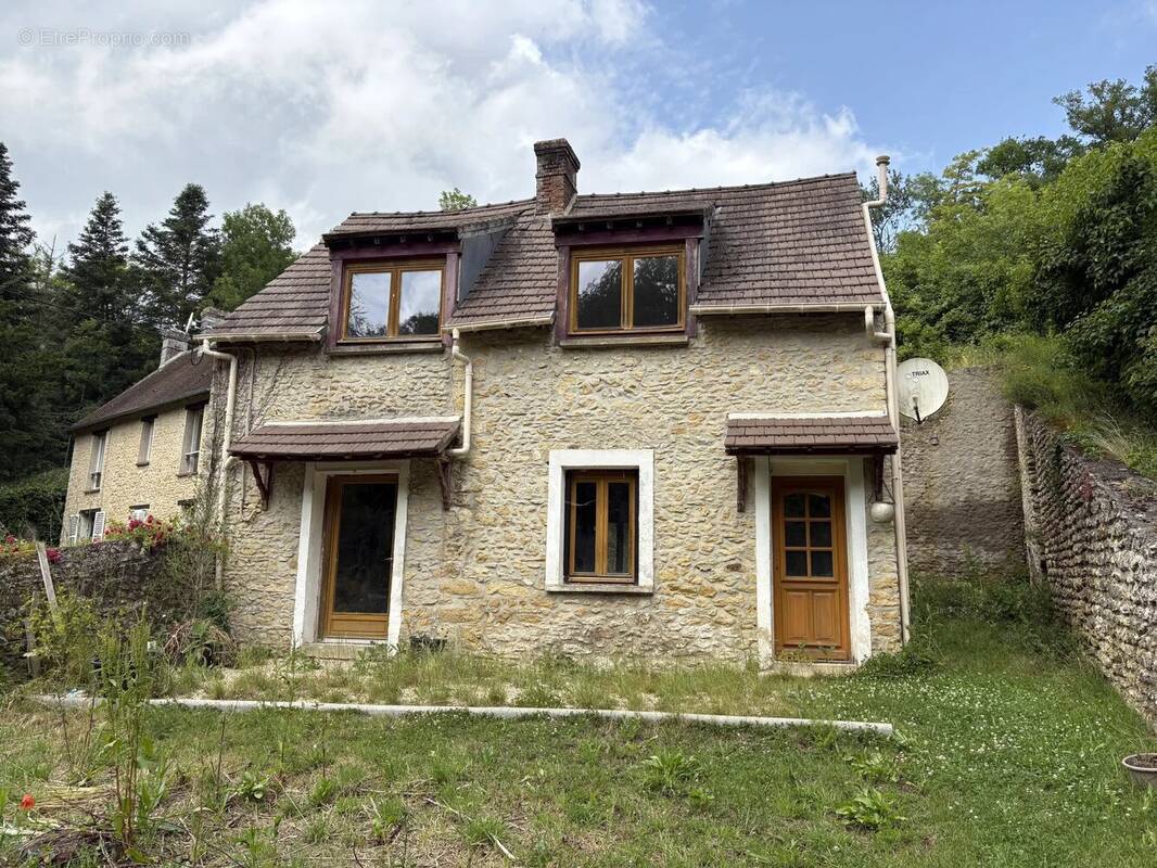 Maison à MENILLES