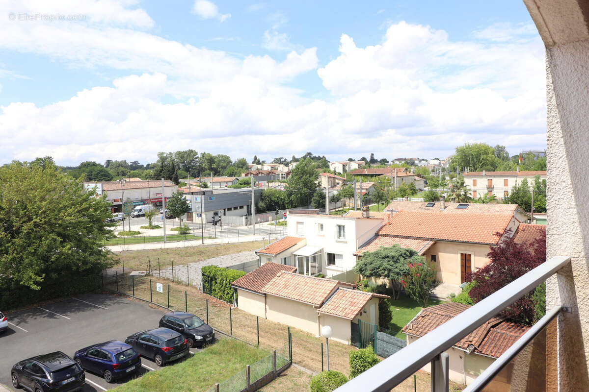 Appartement à VILLENAVE-D&#039;ORNON