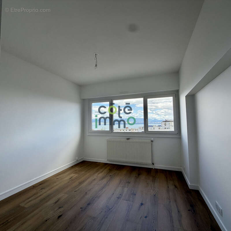 A vendre thonon centre ville appartement t3 entierement renove avec vue sur le lac - photo 11