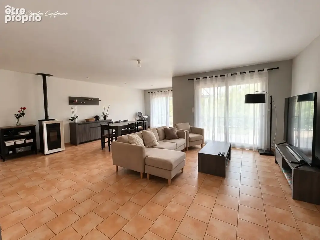 Maison familiale de 150m² avec piscine à Bassillac et Auberoche - photo 6