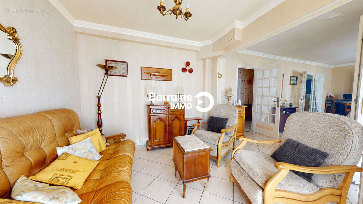 Barraine IMMO - Maison 7 pièces à vendre à Plabennec de 123.6 m² Possibilité 150 m² habitables - Terrain clos de 1020 m² - photo 6