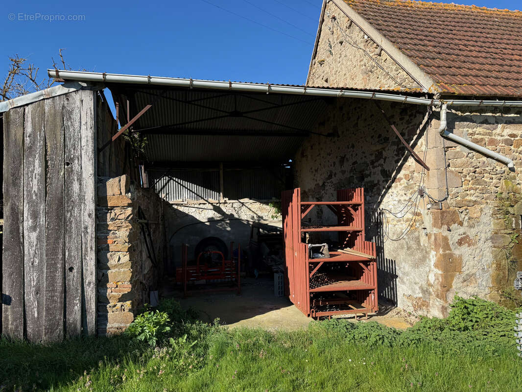 Maison à ARS-LES-FAVETS