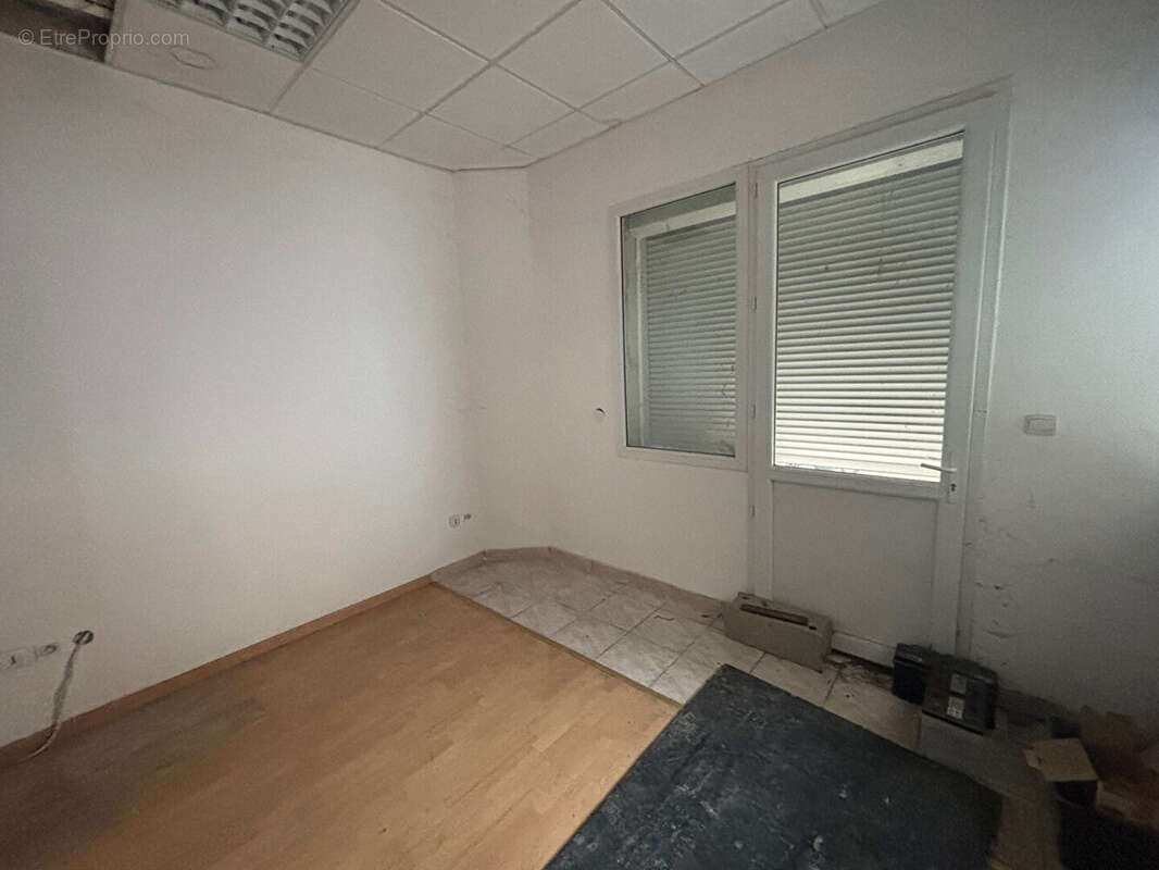 Dépot Saint Etienne 250 m2 - photo 4