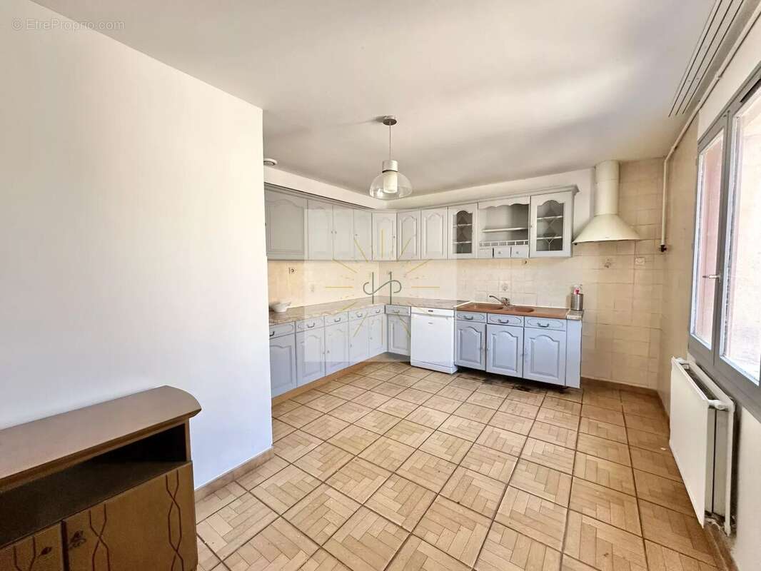 Maison à MONTELIMAR