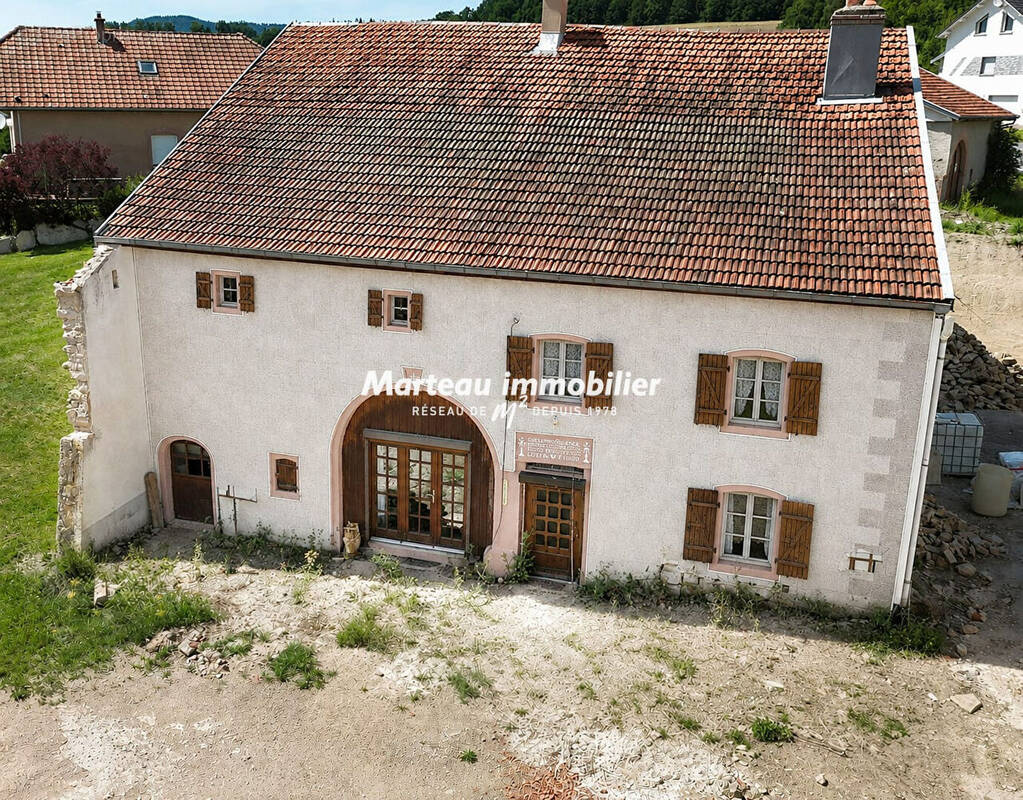 Maison à ENTRE-DEUX-EAUX