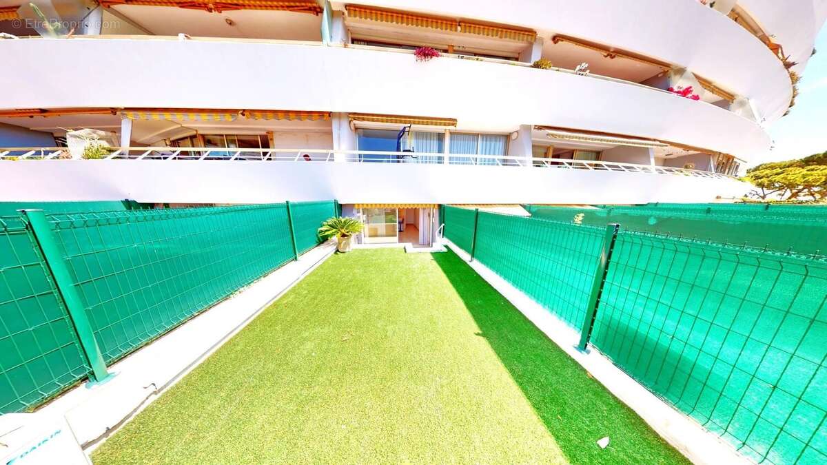 Appartement à VILLENEUVE-LOUBET