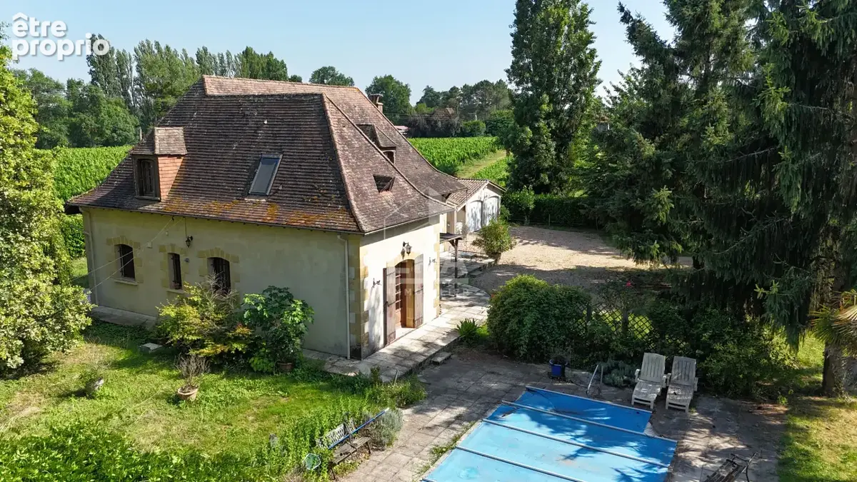 A 4km des commodités, Charmante Périgourdine avec diverses dépendances, une piscine et un agréable jardin arboré autour. - photo 6