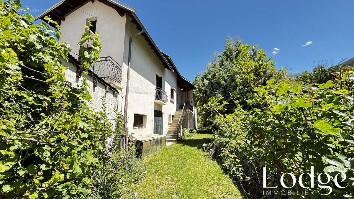 Maison 150 m² à Villar-Saint-Pancrace  - photo 3