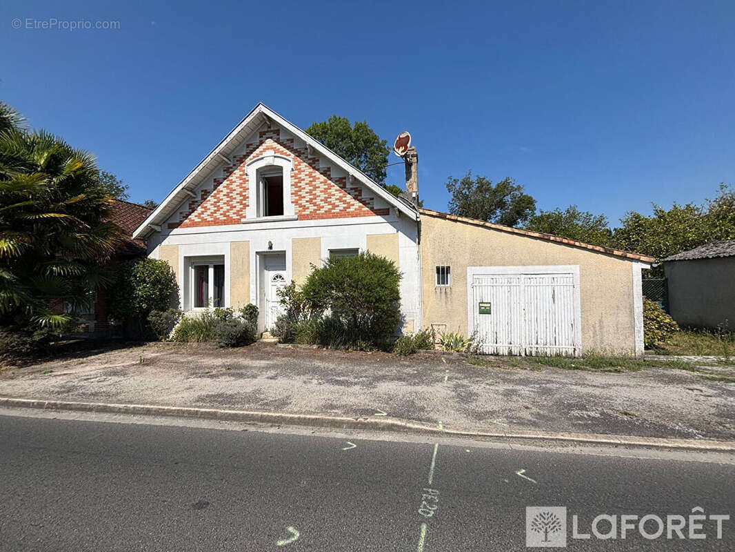 Maison Mainxe Gondeville 4 pièce(s) 126.38 m2 - photo 11