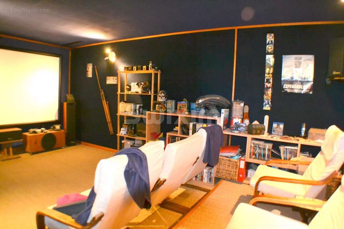 Maison à SAINT-LAURENT-D'AIGOUZE