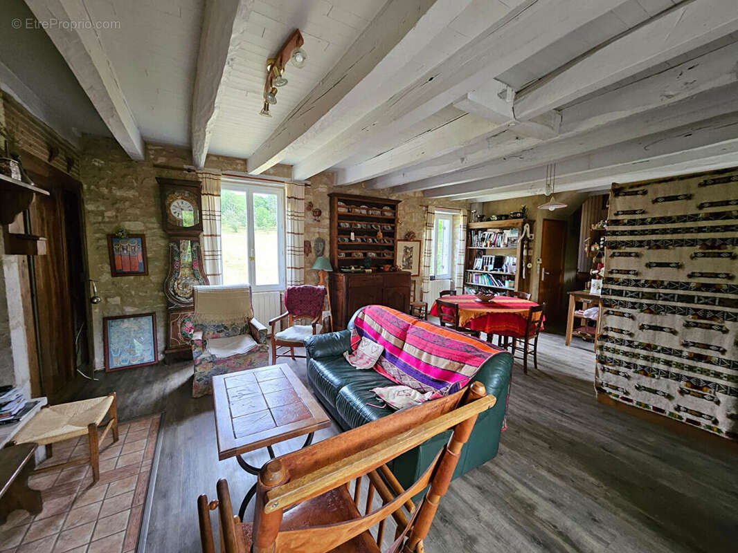 Maison à CUBJAC
