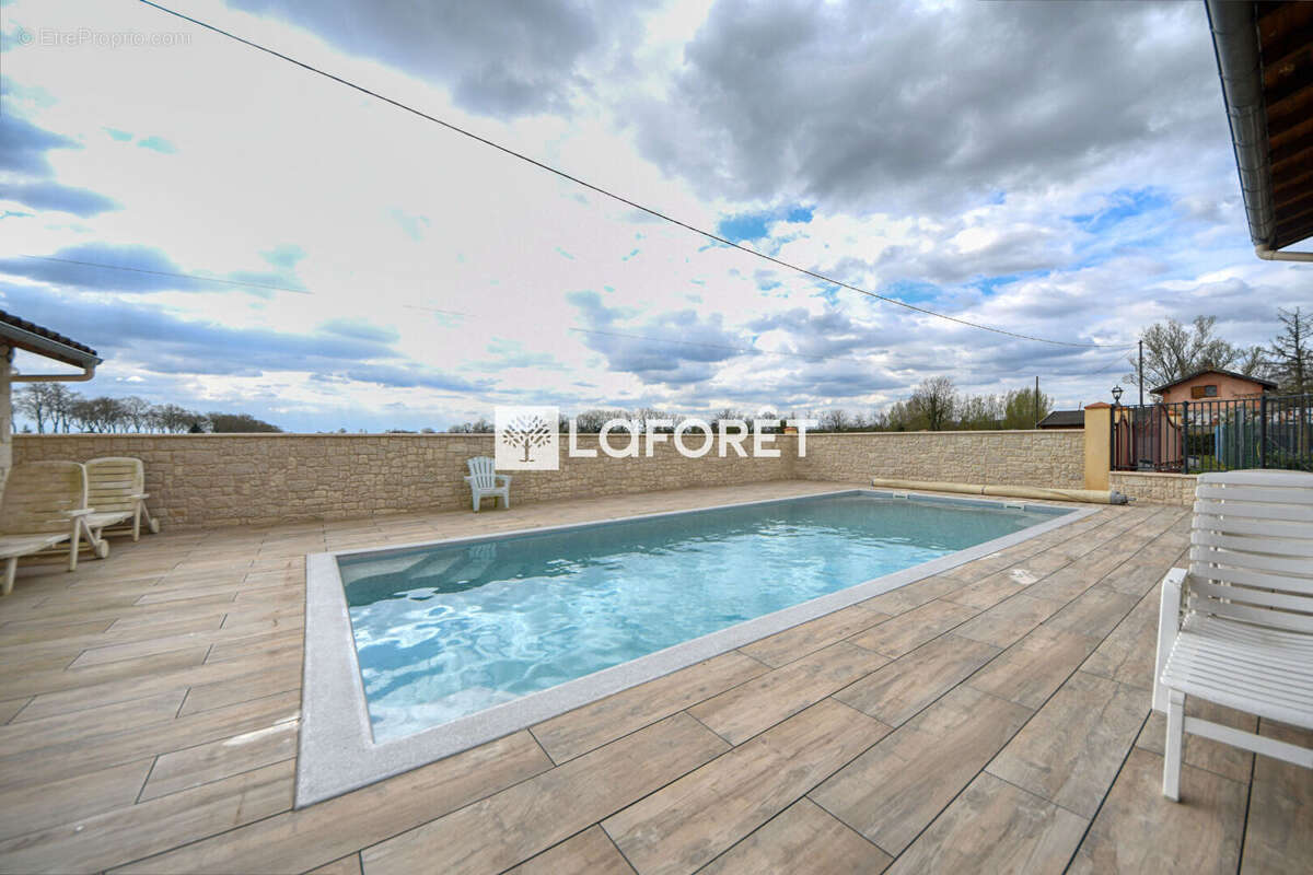 Maison à LISLE-SUR-TARN