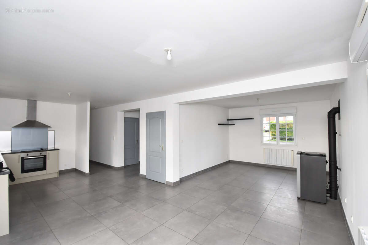 Maison à SAINT-LEGER-LES-DOMART