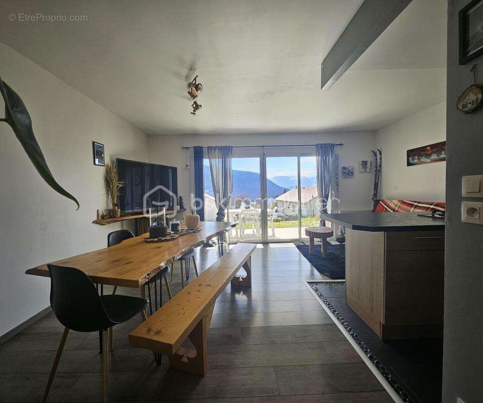 Appartement à LA MOTTE-D'AVEILLANS