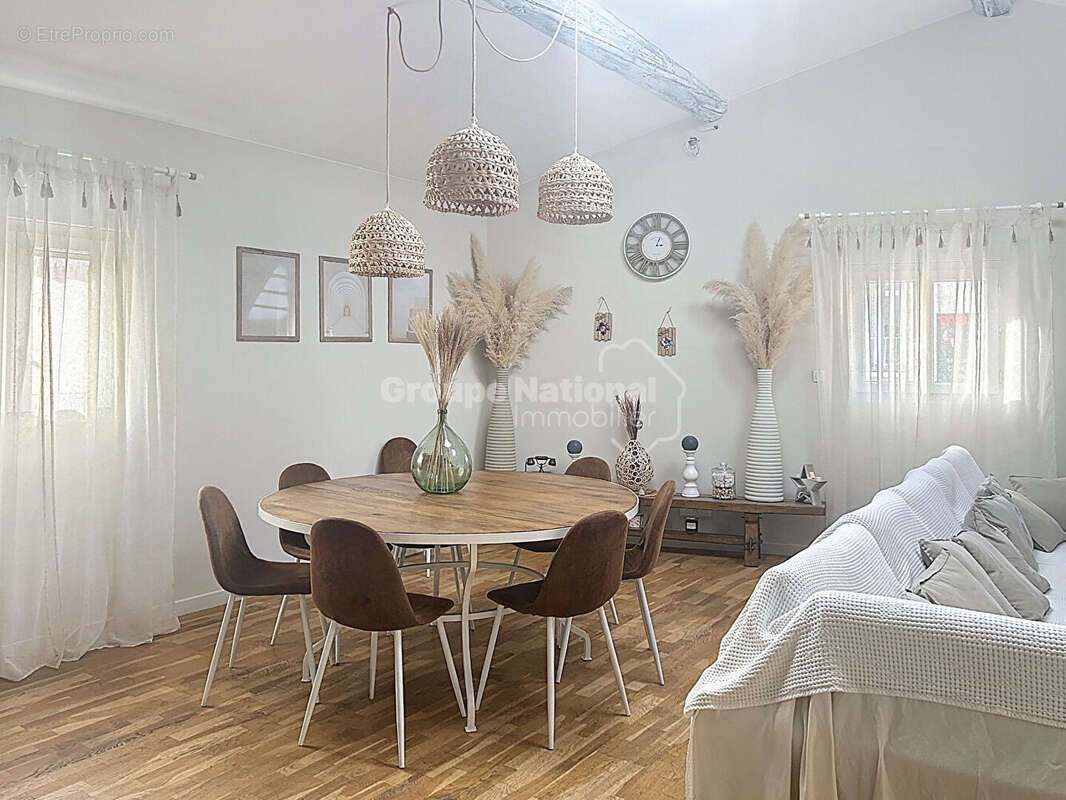 Maison à JONQUIERES-SAINT-VINCENT