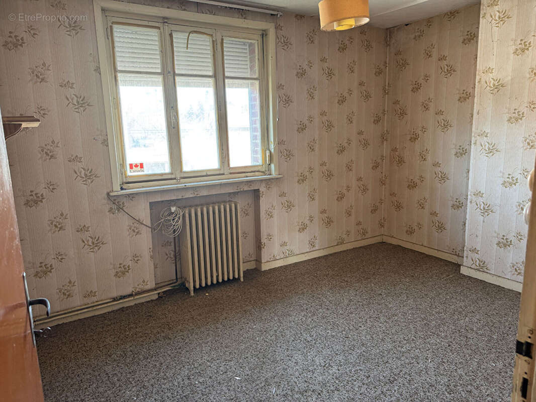 Maison individuelle à rénover de 4 chambres secteur Hôpital de VALENCIENNES - photo 9