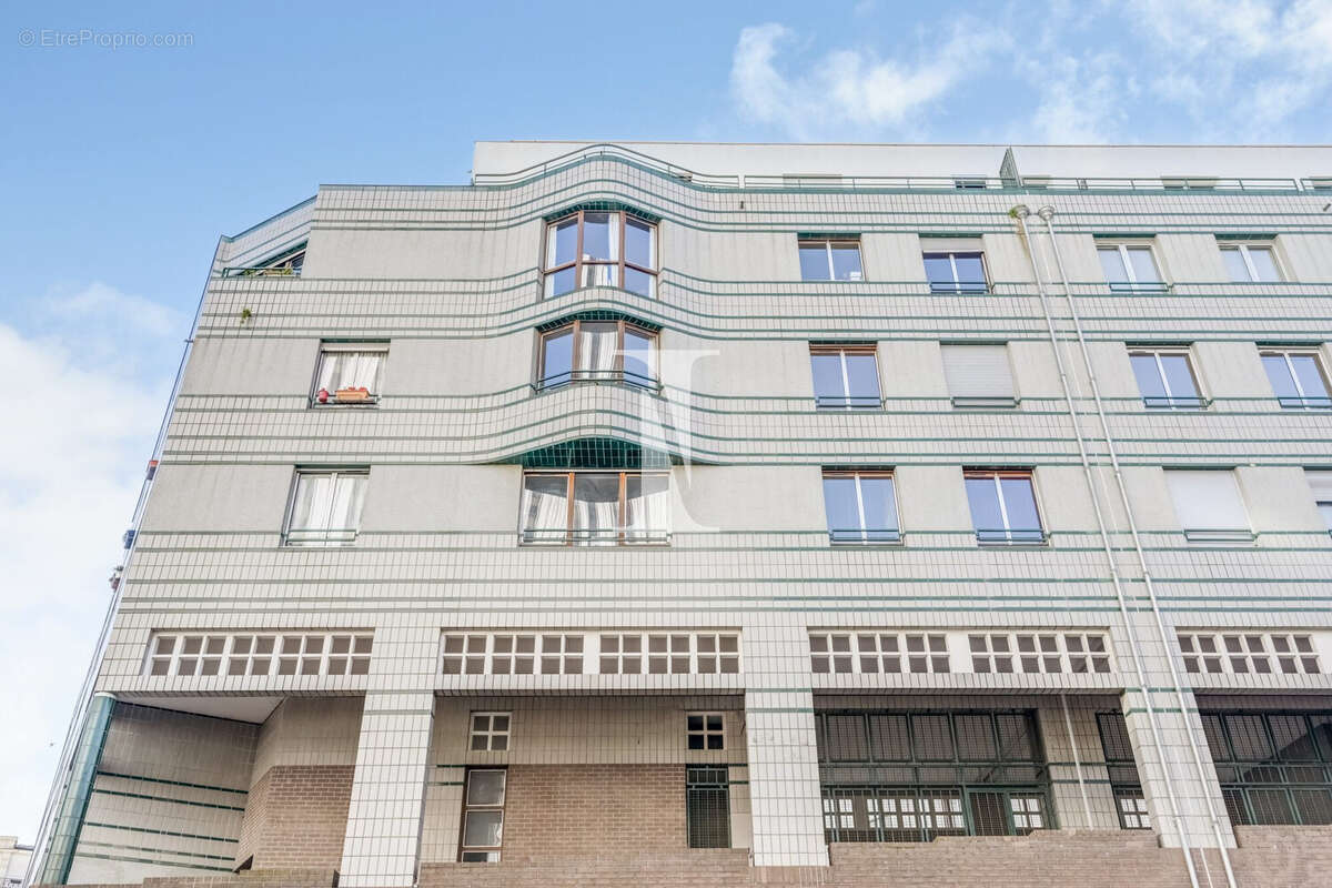 Appartement à PARIS-14E