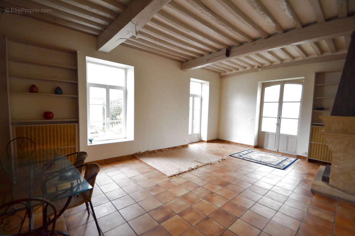GANNAT Centre, belle maison de caractère de 193 m2 habitables - photo 3