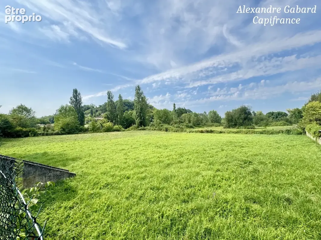Maison en pierres - 3 chambres -  vaste jardin et grand garage - photo 2