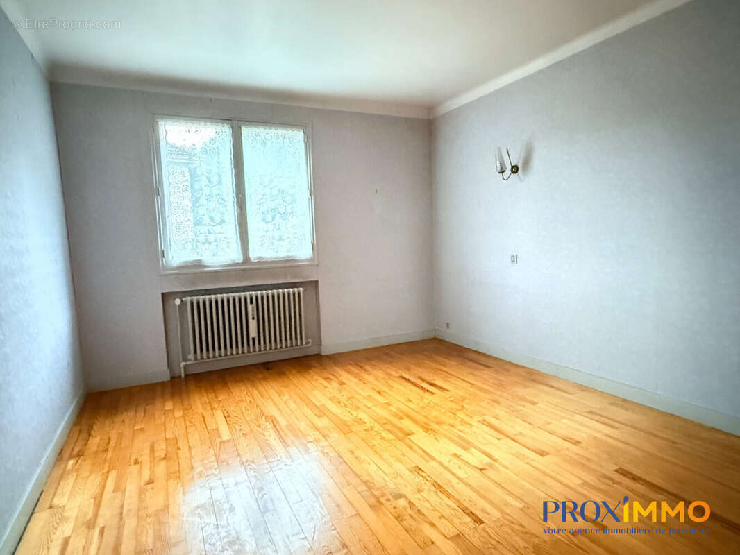 Maison 98 m² à Saint-Geoire-En-Valdaine  - photo 6
