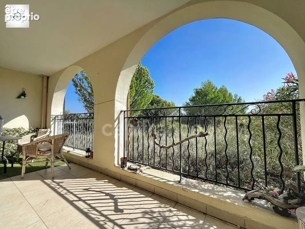 Domaine et golf de Pont royal appartement de 64 m² .  Terrasse avec vue dégagée,  Piscine résidentielle, Garage box fermé, cave - photo 1
