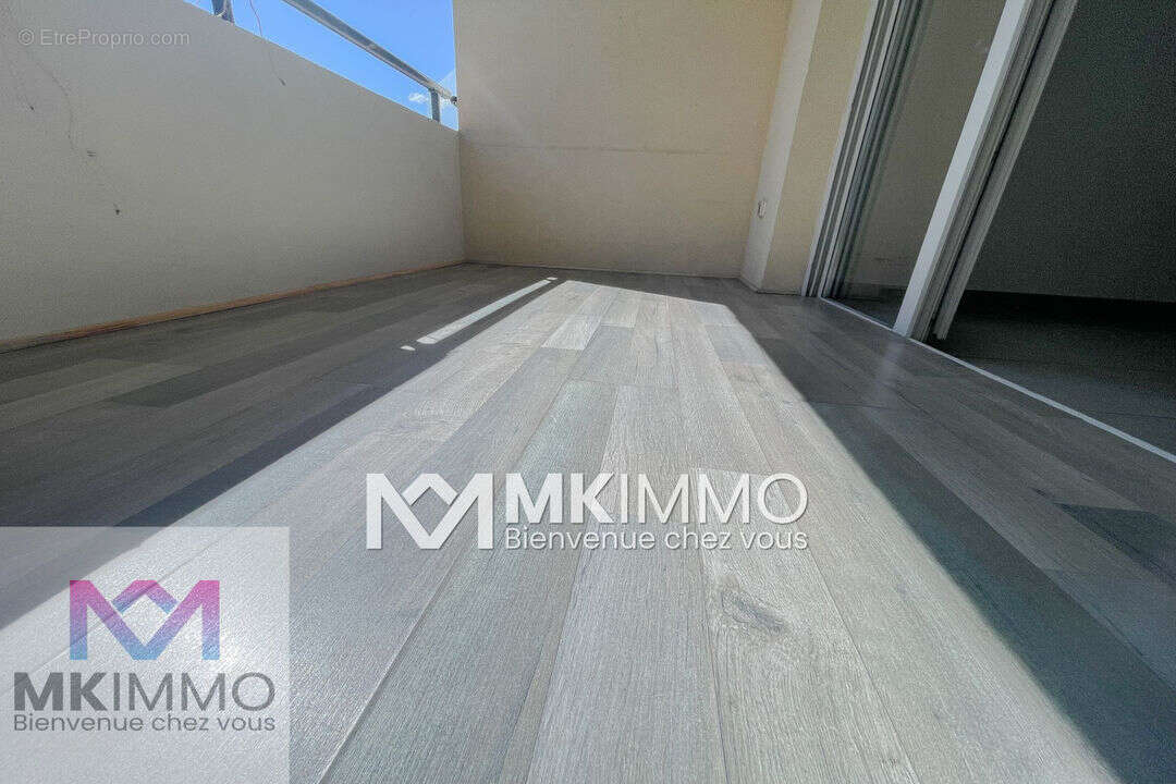 Appartement à SAINT-LAURENT-DU-VAR