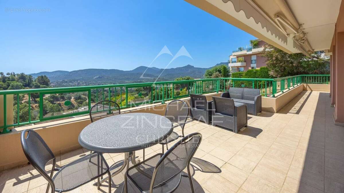 Appartement à MANDELIEU-LA-NAPOULE