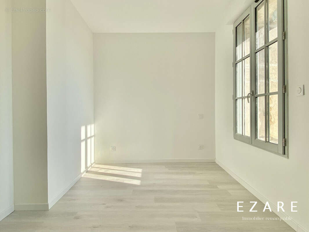 Chambre  - Appartement à SAINTE-MARIE-LA-BLANCHE