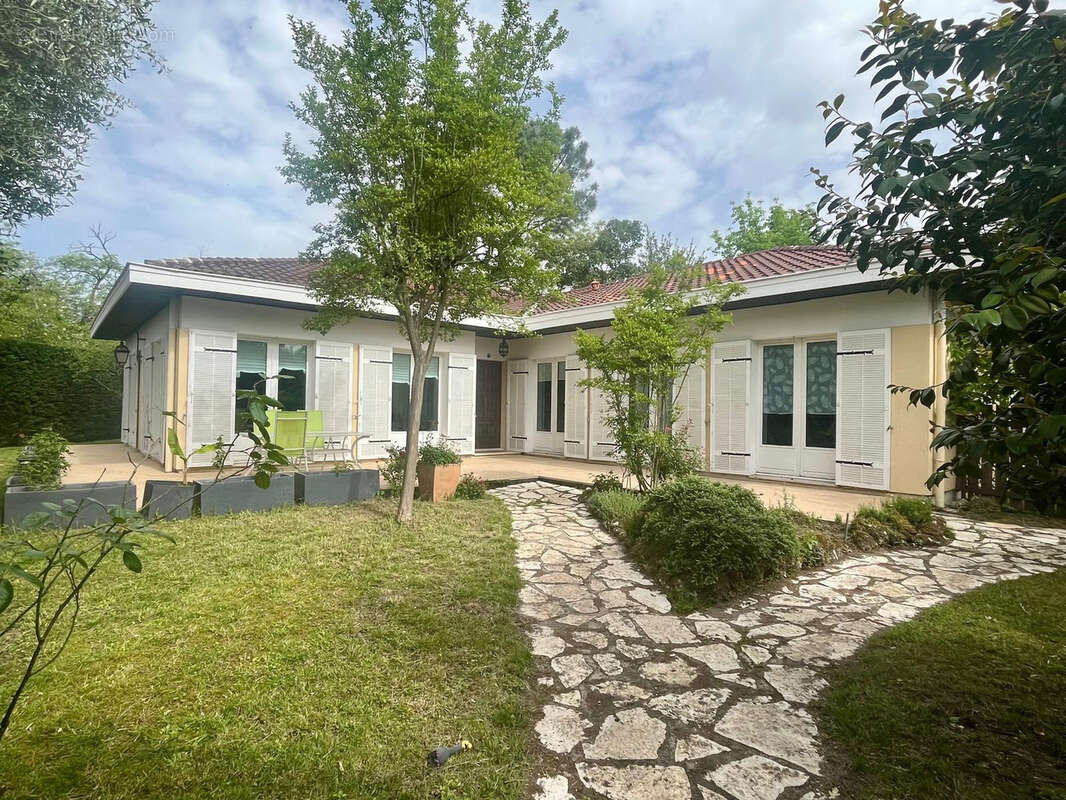 Maison à MERIGNAC