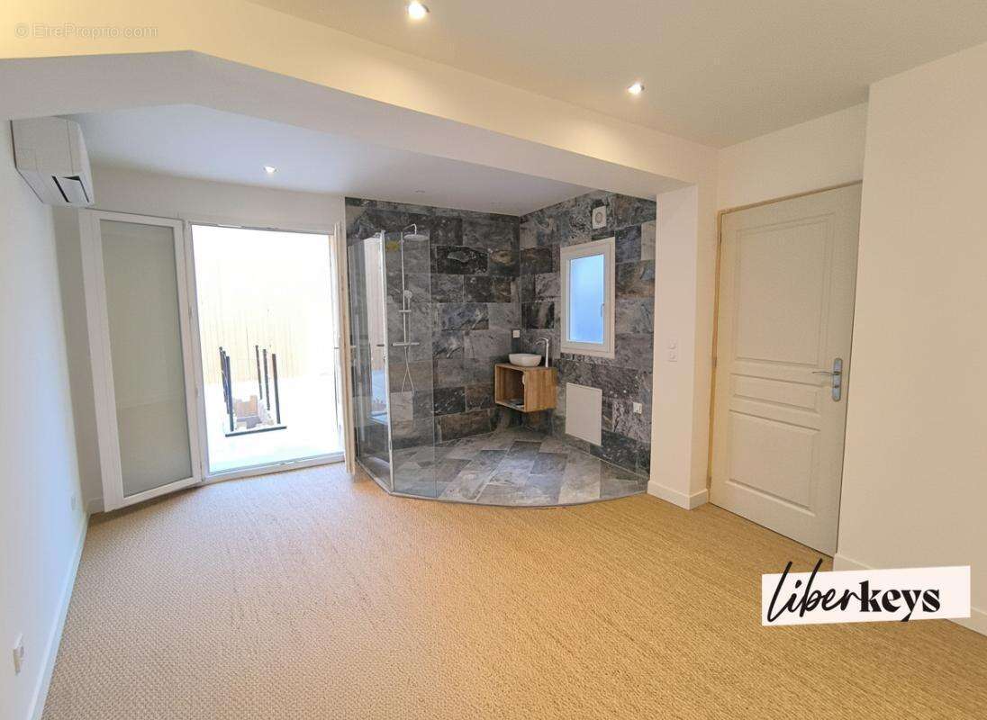 Appartement à L'ISLE-SUR-LA-SORGUE