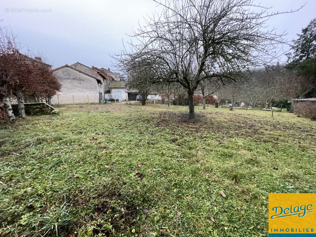 Terrain à SOLIGNAC