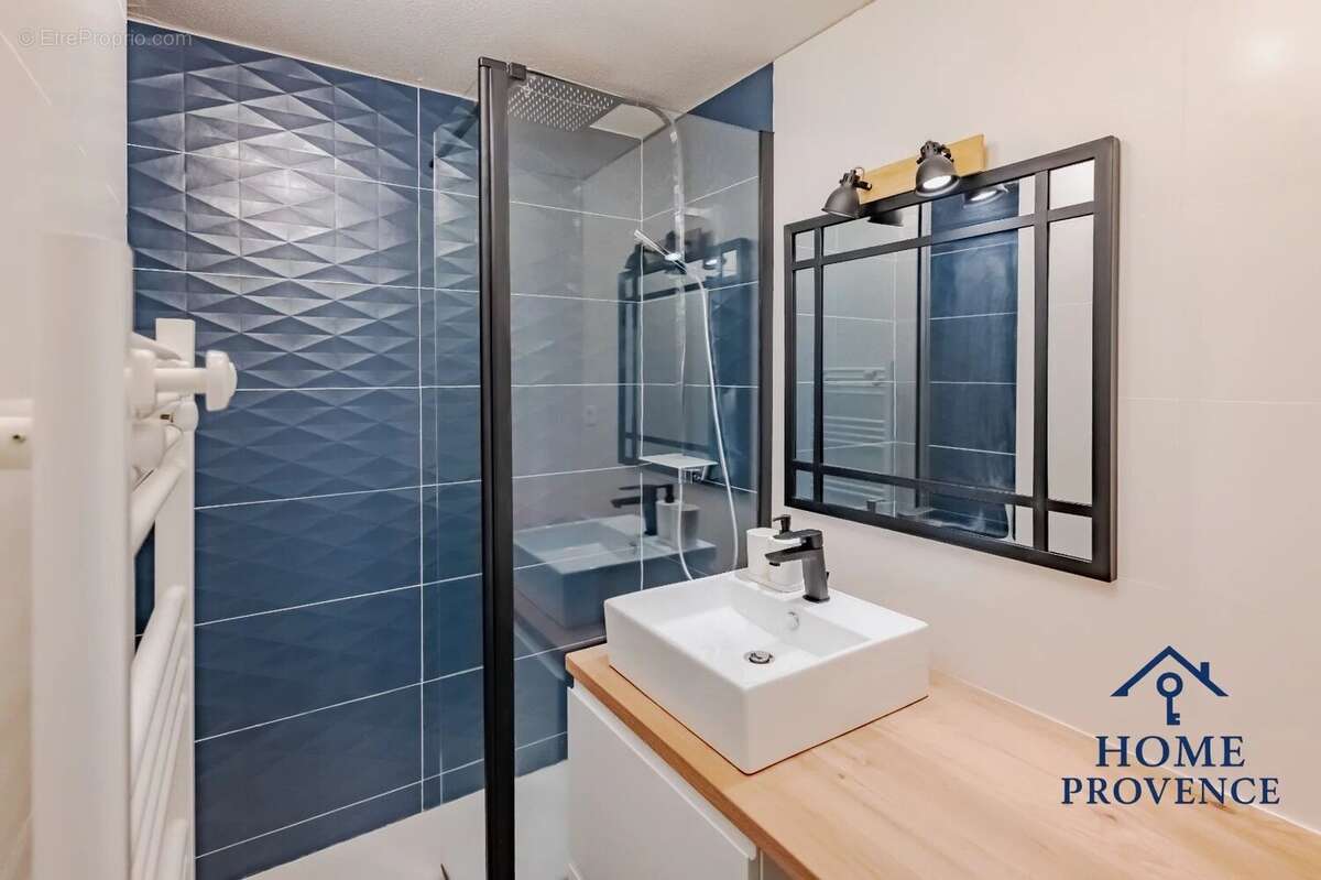 Appartement 3 Pièces - Rénové & Meublé - Six-Fours-les-Plages - photo 4