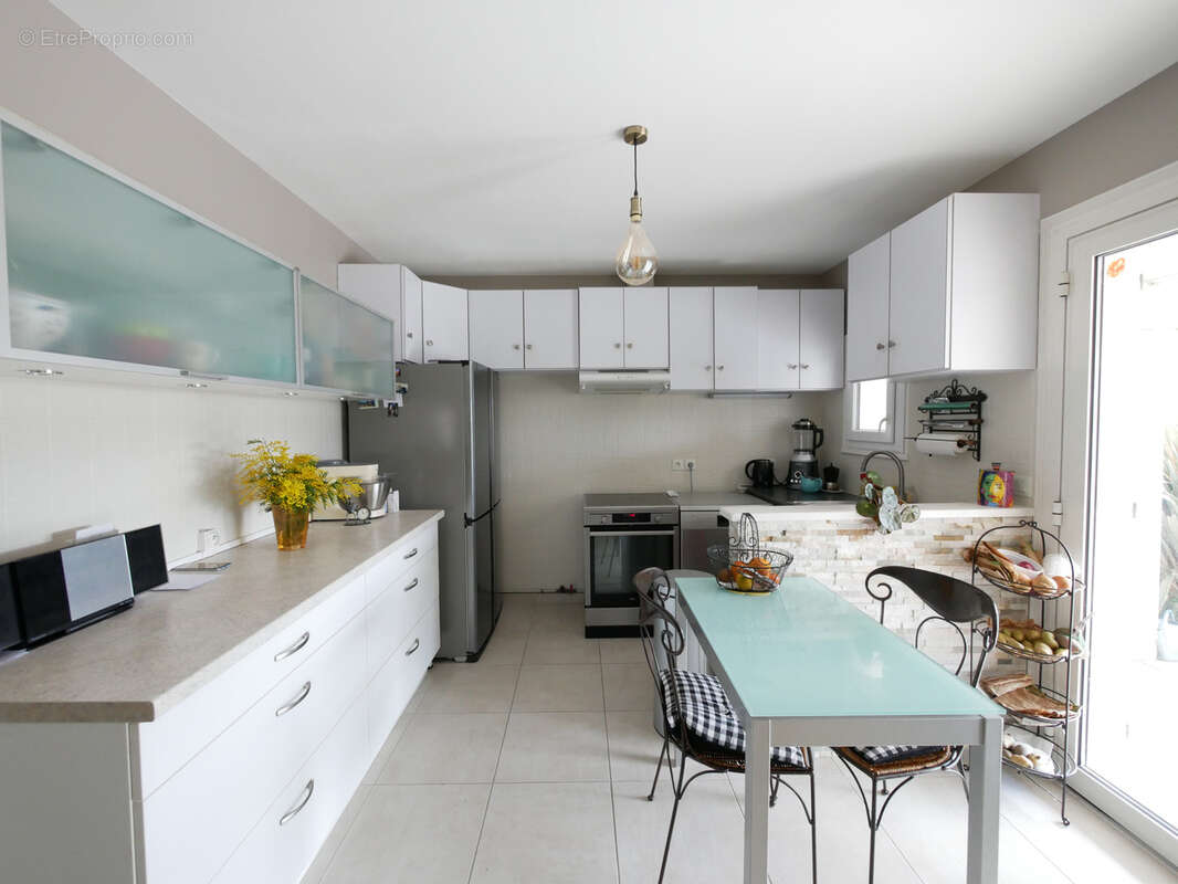 Maison à LAPEYROUSE-MORNAY