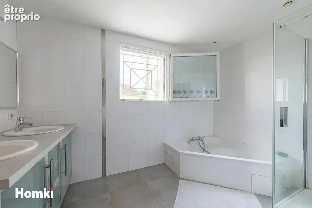 Propriété familiale T11 de 306.89 m² - photo 13