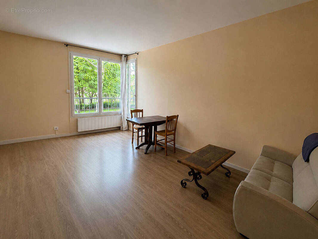 Appartement à MONTIGNY-LE-BRETONNEUX