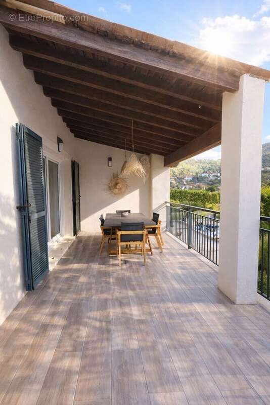 Maison à TOURRETTE-LEVENS